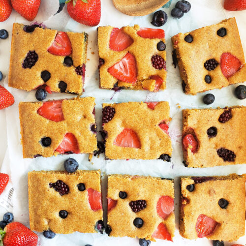 These Very Berry Sheet-Pan Pancakes are an easy, wholesome breakfast that the whole family will enjoy! Made with whole wheat flour, strawberries, blueberries, and raspberries. Littleeatsandthings.com