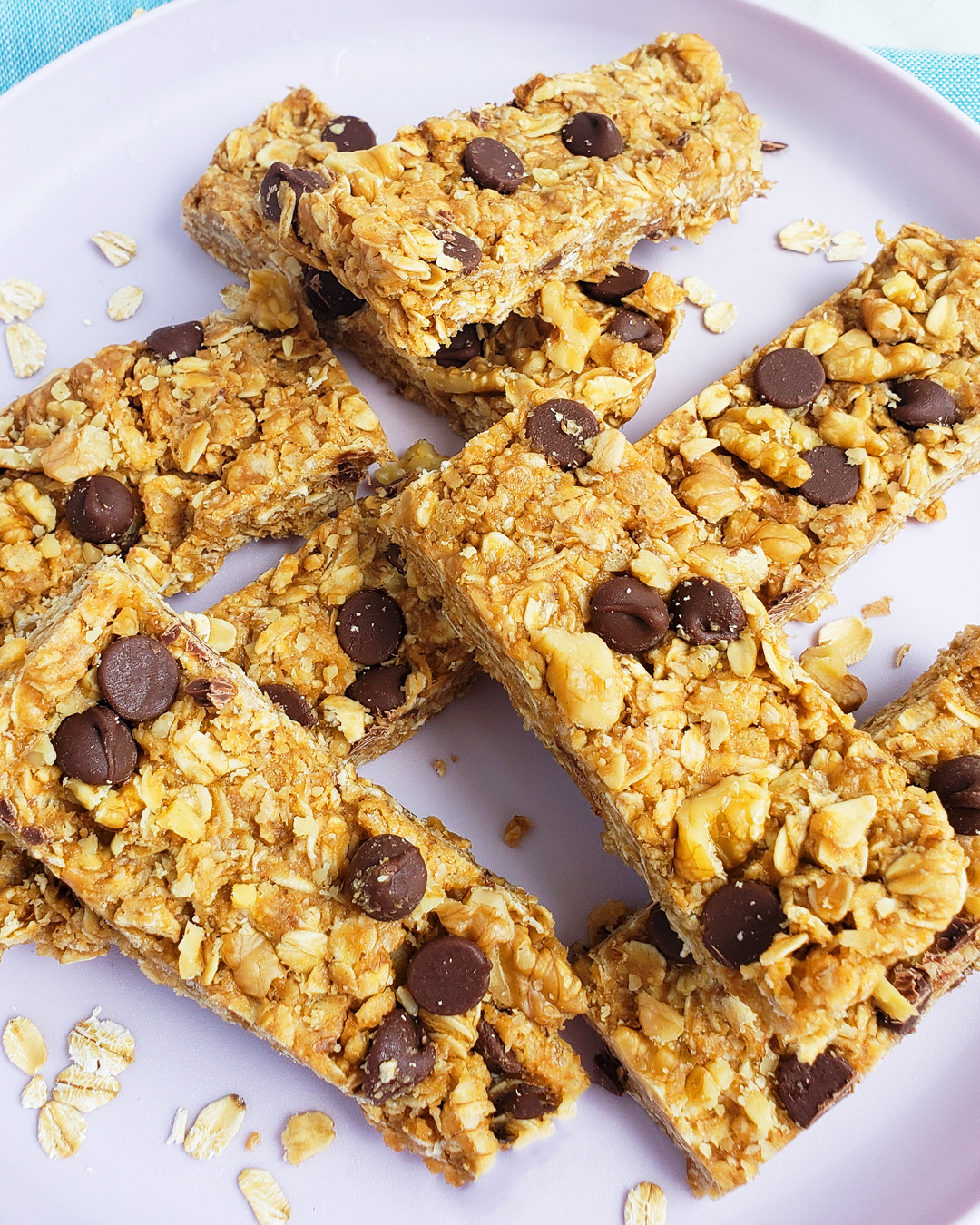 Chocolate, peanut butter, oats, Rice Krispies and honey are some of the great ingredients that make these delicious Chewy Nutty Crispy Rice Granola Bars. They are the perfect after school snack. Littleeatsandthings.com