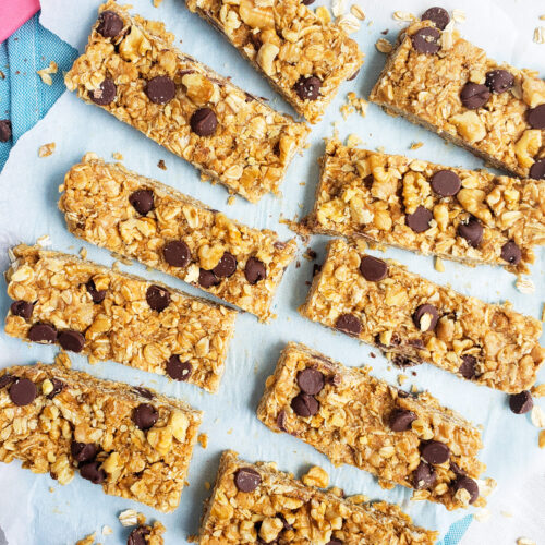 Chocolate, peanut butter, oats, Rice Krispies and honey are some of the great ingredients that make these delicious Chewy Nutty Crispy Rice Granola Bars. They are the perfect after school snack. Littleeatsandthings.com