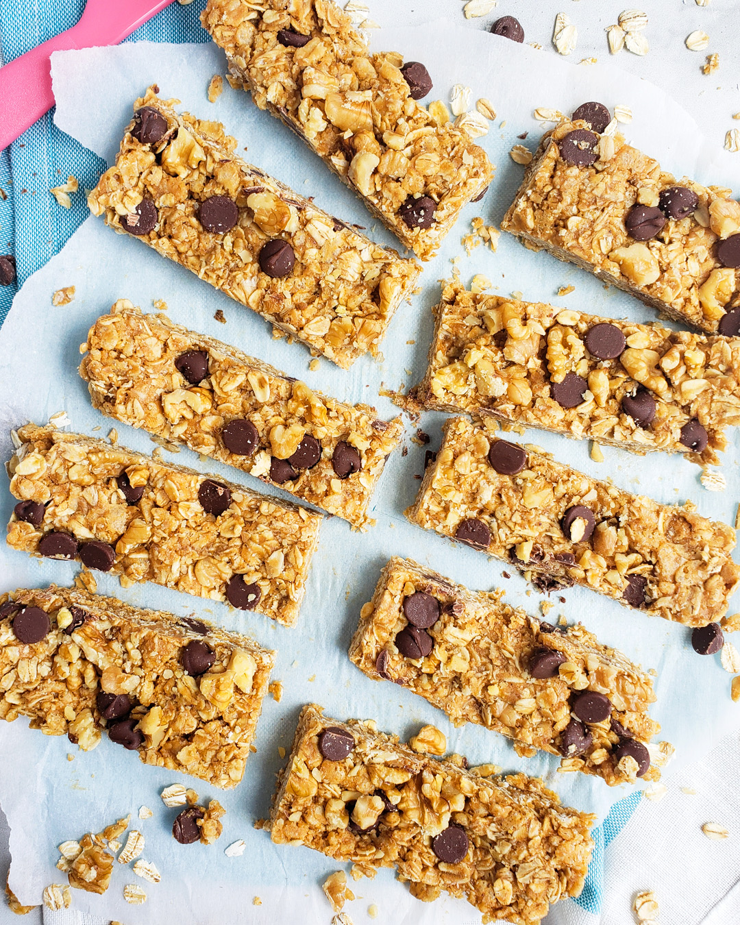 Chocolate, peanut butter, oats, Rice Krispies and honey are some of the great ingredients that make these delicious Chewy Nutty Crispy Rice Granola Bars. They are the perfect after school snack. Littleeatsandthings.com