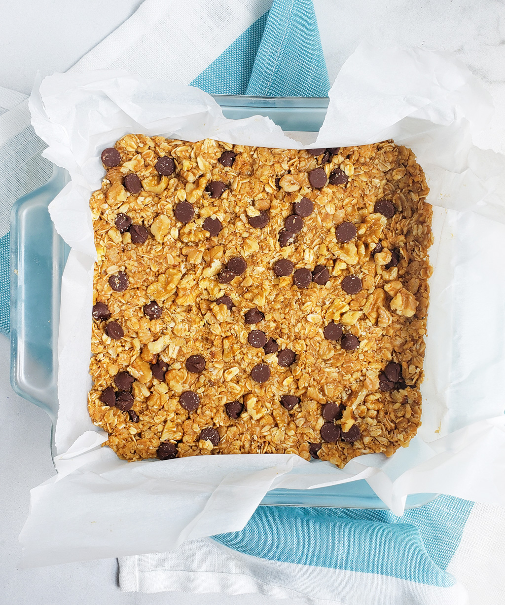 Chocolate, peanut butter, oats, Rice Krispies and honey are some of the great ingredients that make these delicious Chewy Nutty Crispy Rice Granola Bars. They are the perfect after school snack. Littleeatsandthings.com