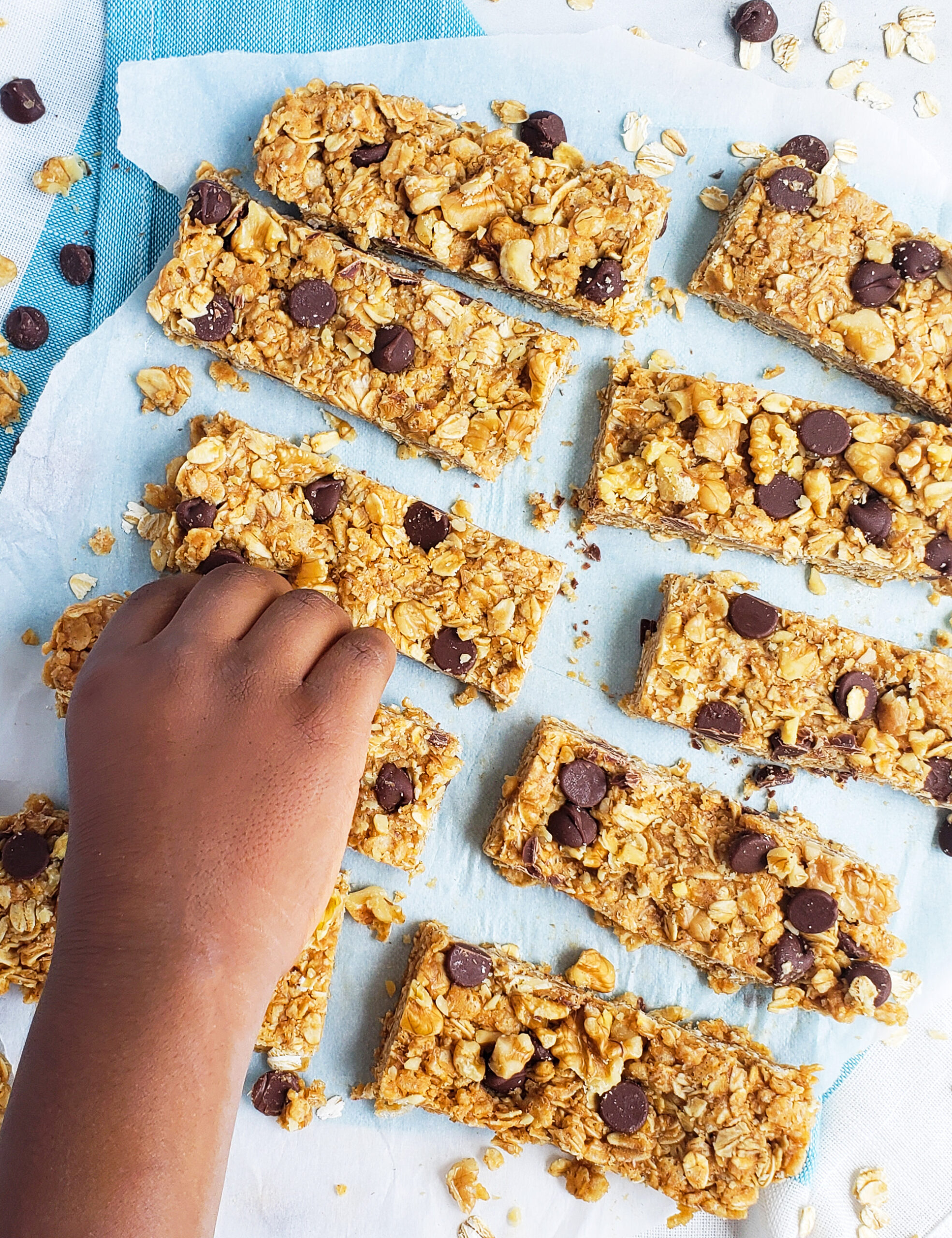 Chocolate, peanut butter, oats, Rice Krispies and honey are some of the great ingredients that make these delicious Chewy Nutty Crispy Rice Granola Bars. They are the perfect after school snack. Littleeatsandthings.com