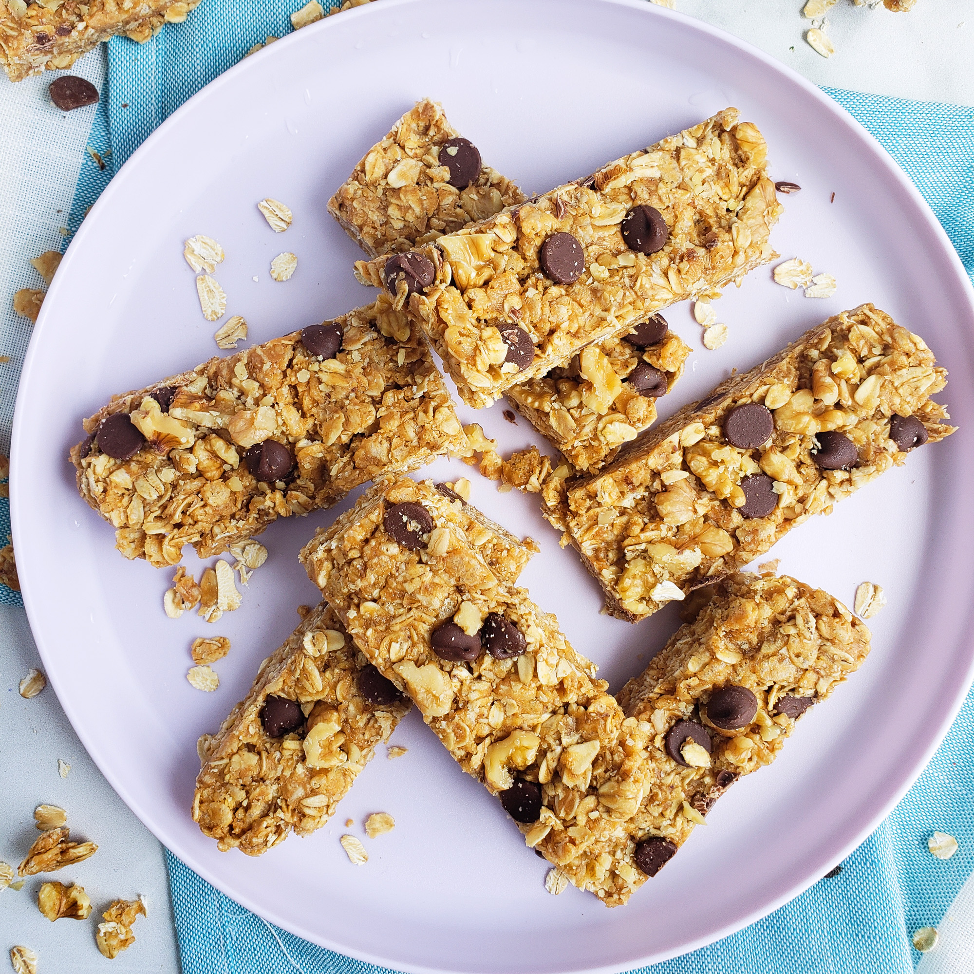 Chocolate, peanut butter, oats, Rice Krispies and honey are some of the great ingredients that make these delicious Chewy Nutty Crispy Rice Granola Bars. They are the perfect after school snack. Littleeatsandthings.com