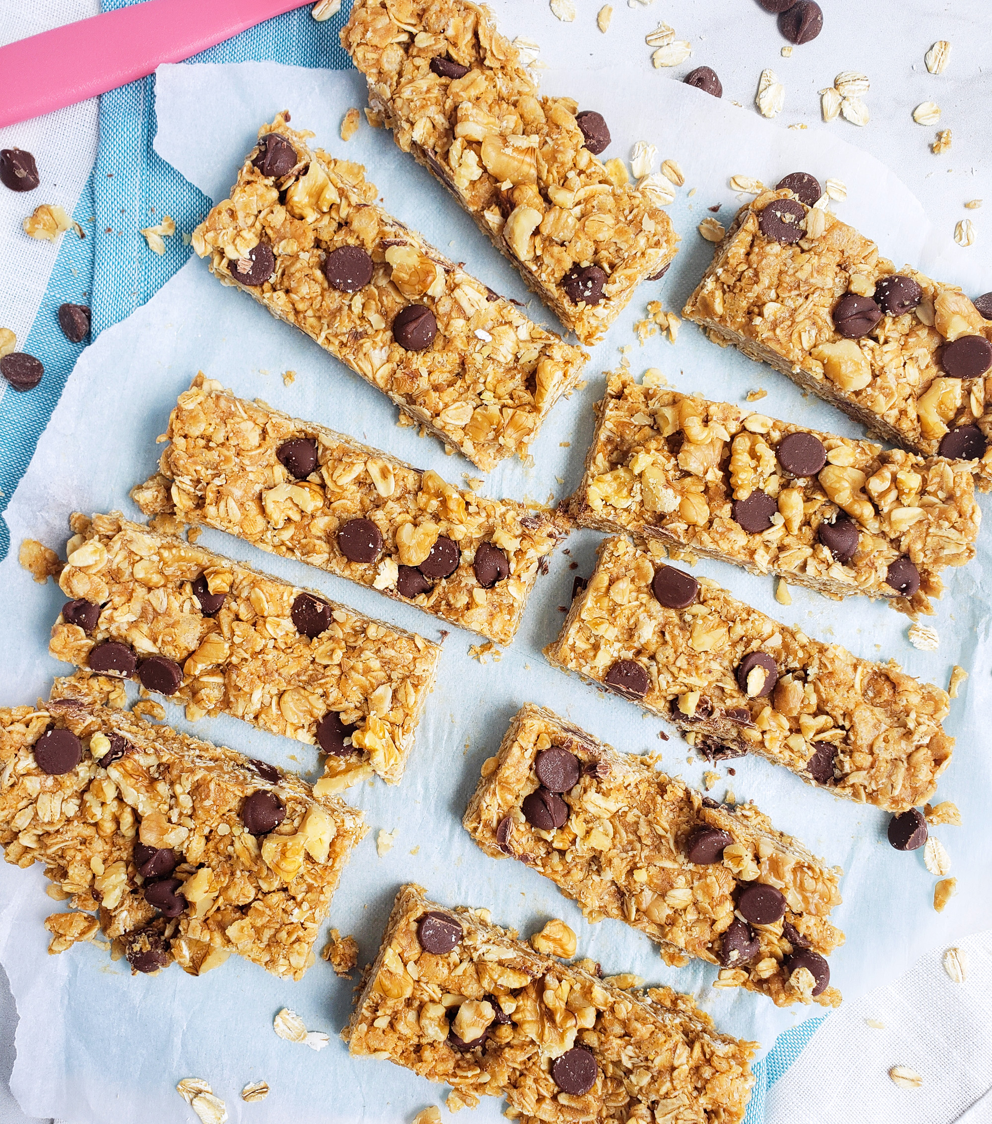 Chocolate, peanut butter, oats, Rice Krispies and honey are some of the great ingredients that make these delicious Chewy Nutty Crispy Rice Granola Bars. They are the perfect after school snack. Littleeatsandthings.com