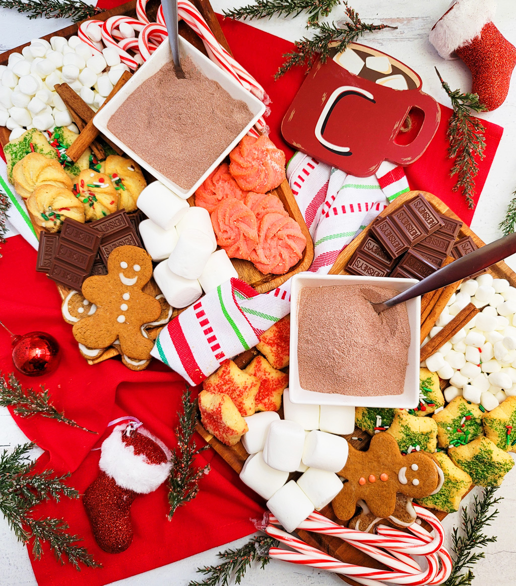 DIY Holiday Hot Cocoa Charcuterie Board